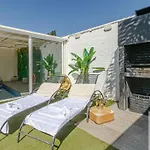 Wonderful With Heated Pool Апартаменты *
