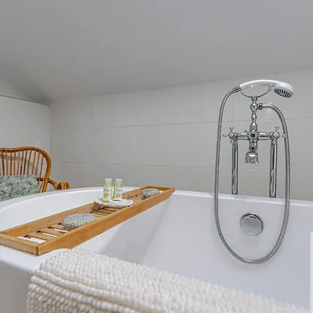 Wonderful With Heated Pool Apartman
