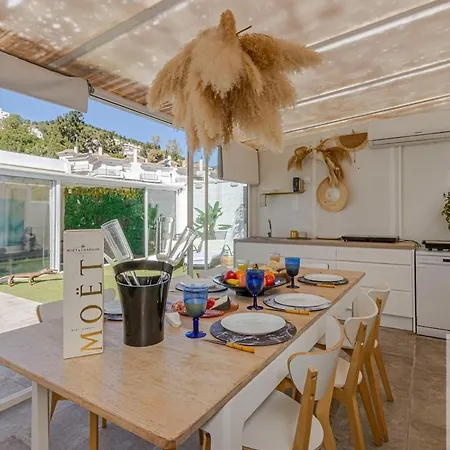 Apartman Wonderful With Heated Pool